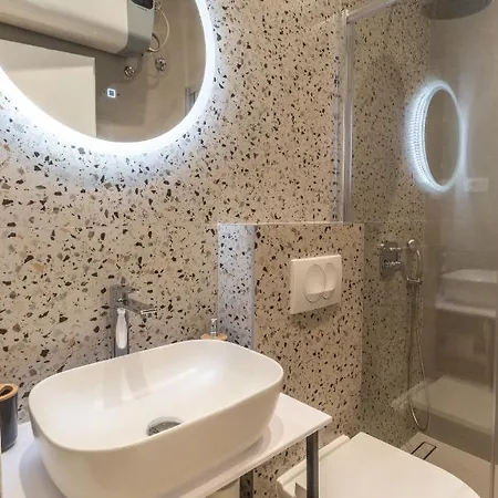 Kiwi Apartment